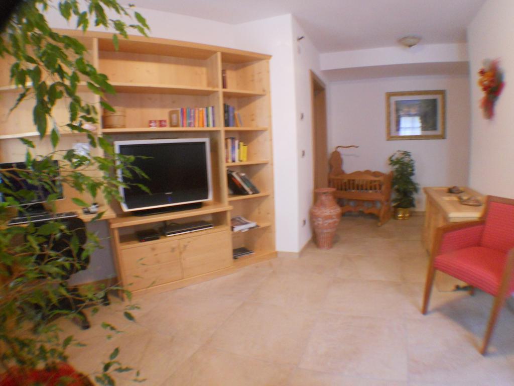 Residence Garni Manuela Cavalese Exterior foto